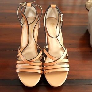 Seychelles womans size 9 wedge heel